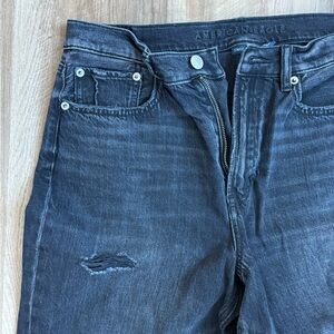 American Eagle Strigid Distressed Jeans